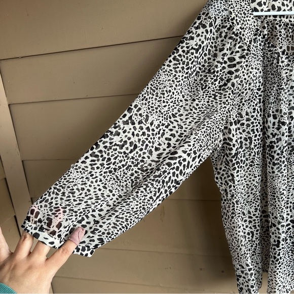 Chico's Sheer Animal Print Lightweight Blouse - Size XL - Picture 2 of 5